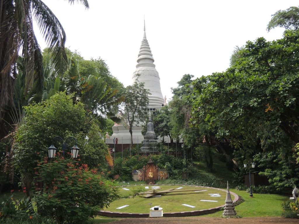 Golden Boat Guesthouse Phnom Penh Exterior photo