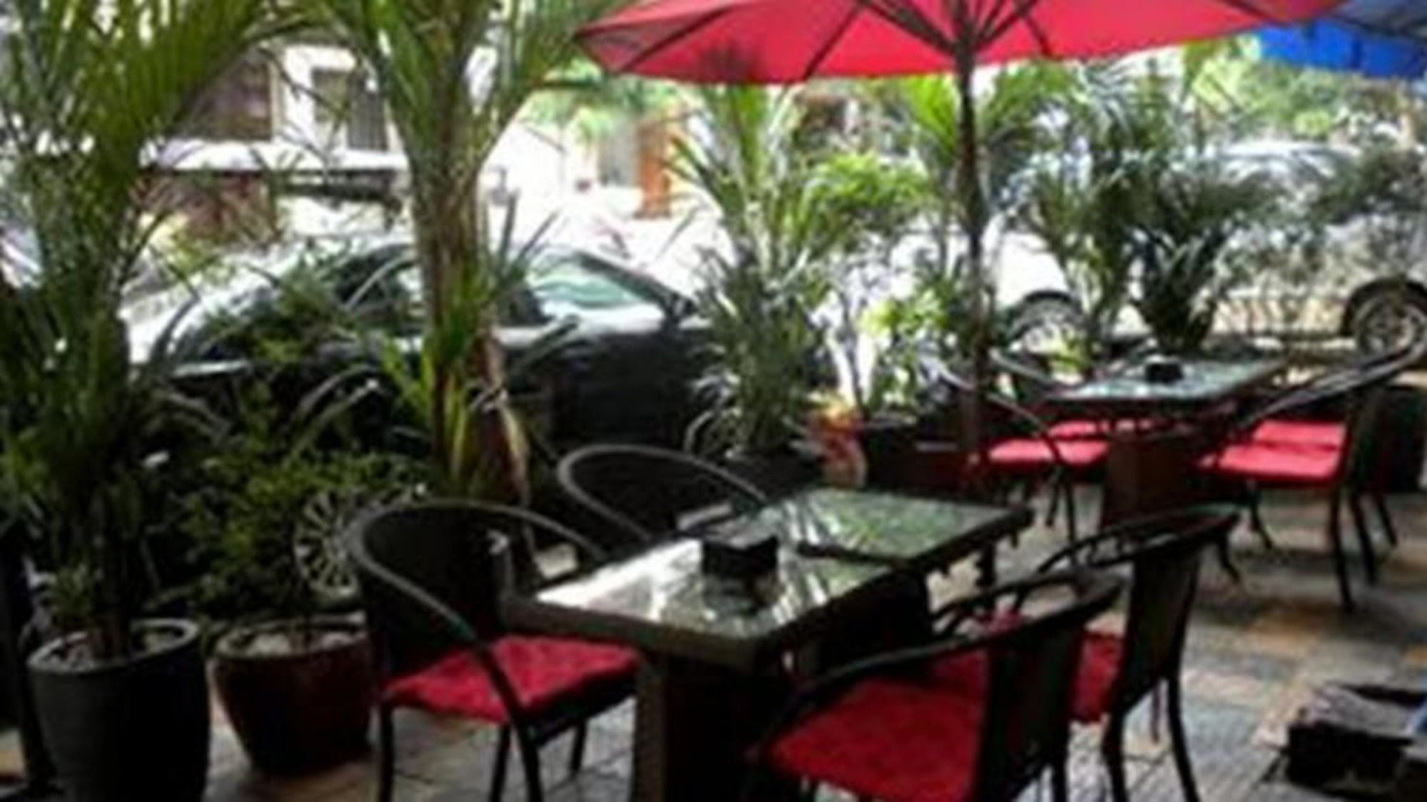 Golden Boat Guesthouse Phnom Penh Exterior photo