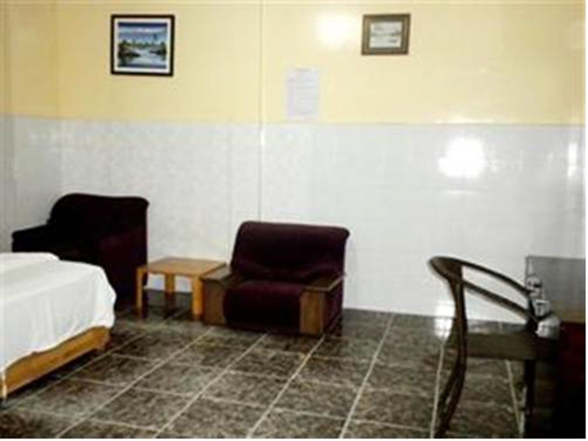 Golden Boat Guesthouse Phnom Penh Exterior photo